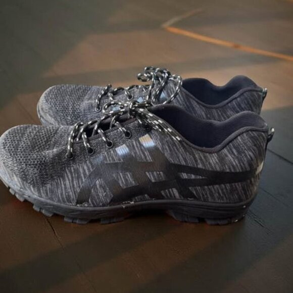 LONG BANG BLACK AND GREY SHOES - Picture 1 of 5